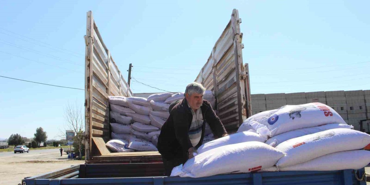 Büyükşehir Belediyesi’nin Süt Yemi Desteği Sürüyor