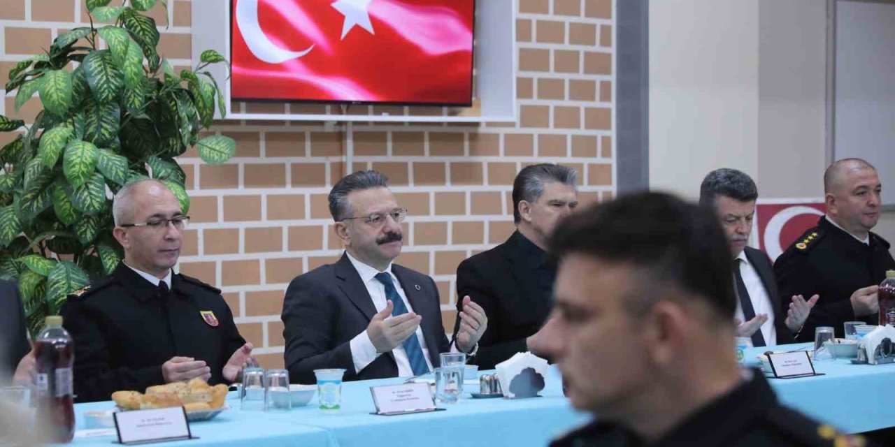 Eskişehir Valisi Jandarma Ekipleriyle İftar Yaptı