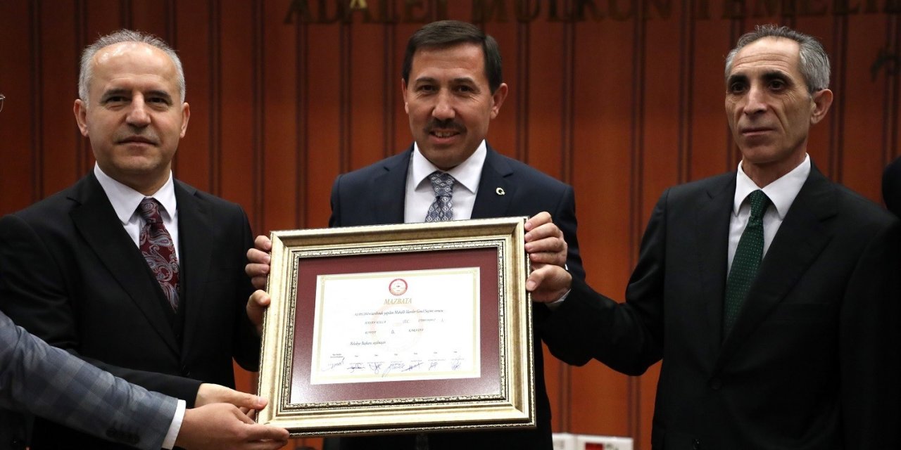 Karatay Belediye Başkanı Hasan Kılca Mazbatasını Aldı