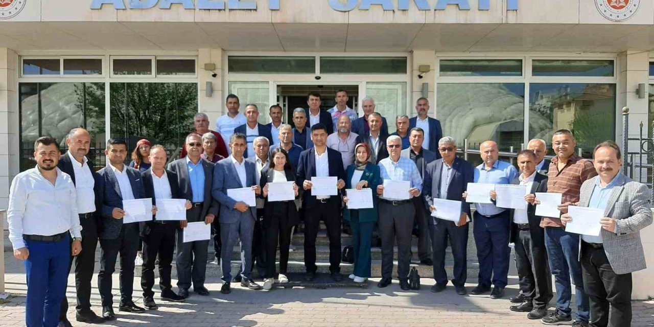 Kumluca’da Seçimi Kazanan 41 Mahalleden 40 Muhtar Mazbatasını Aldı