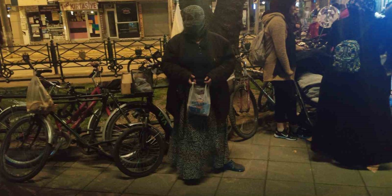 Yasak Dinlemeyen Dilenciler Kadir Gecesi’nde Yoğun Mesai Yaptı
