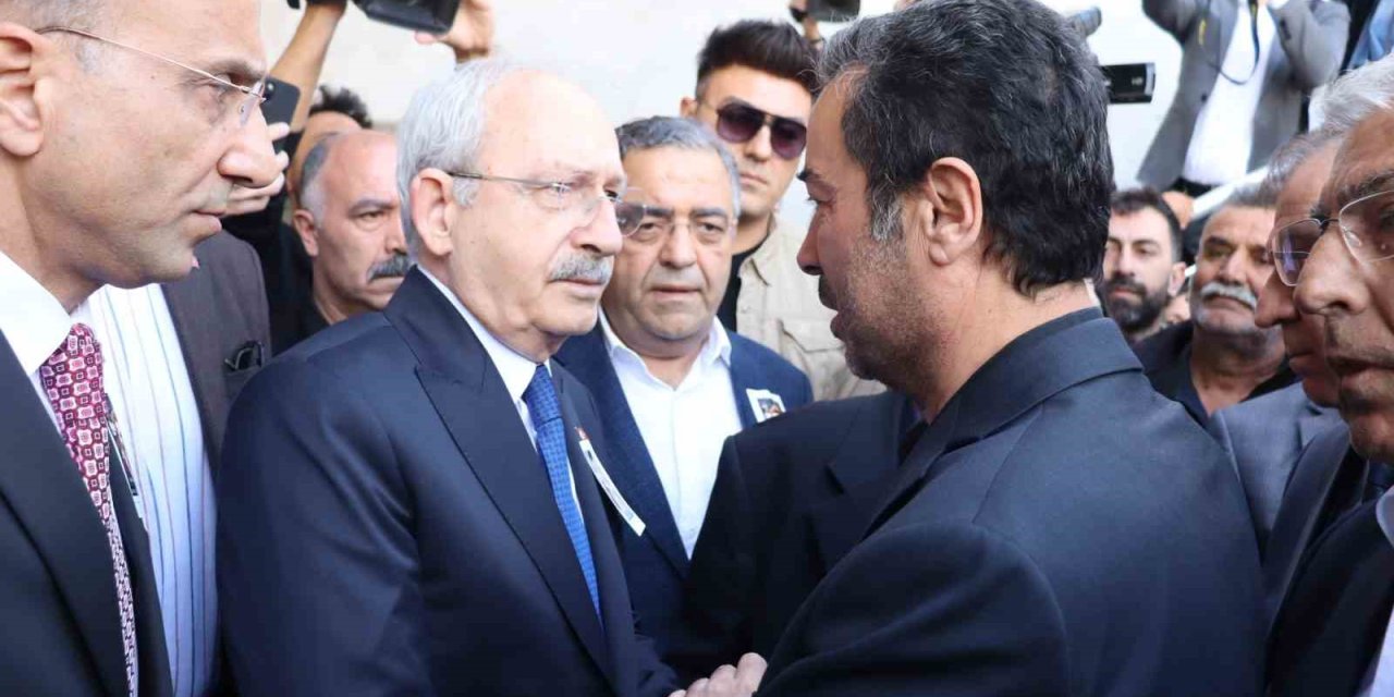 Kemal Kılıçdaroğlu, Chp Kayseri İl Başkanı’nın Oğlunun Cenazesine Katıldı