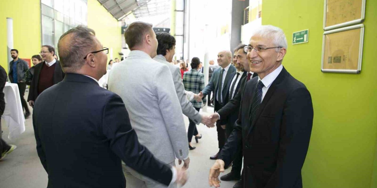 Estü’de Bayramlaşma Sevinci