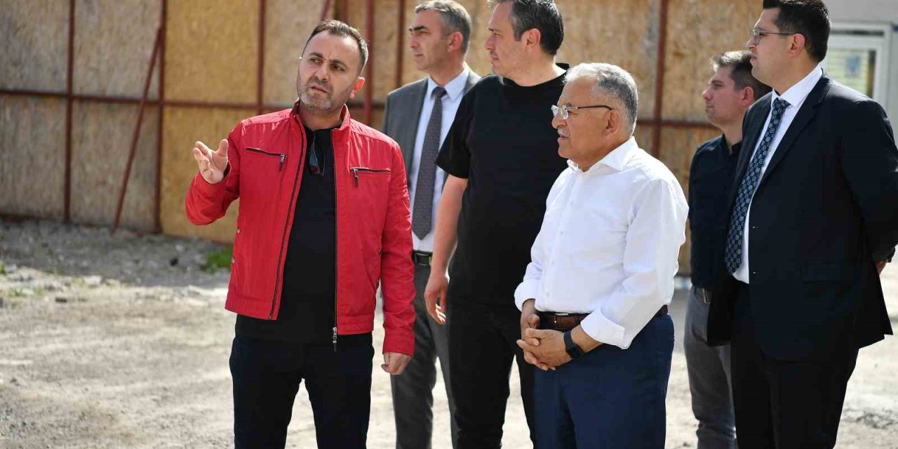 Başkan Büyükkılıç Tarihi Kayseri Mahallesi’nde 2’inci Etap Çalışmalarını İnceledi