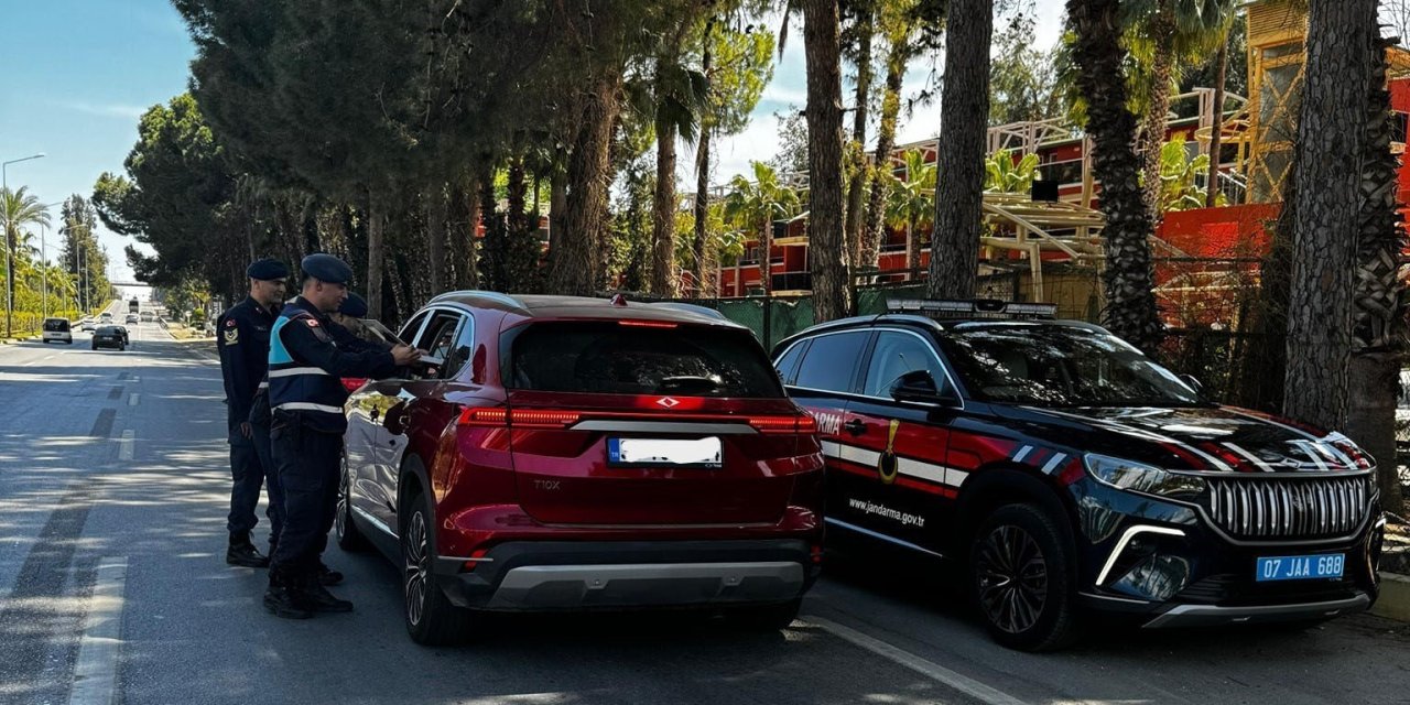 Alanya’da Jandarmadan Sürücülere Güvenli Sürüş Uyarısı