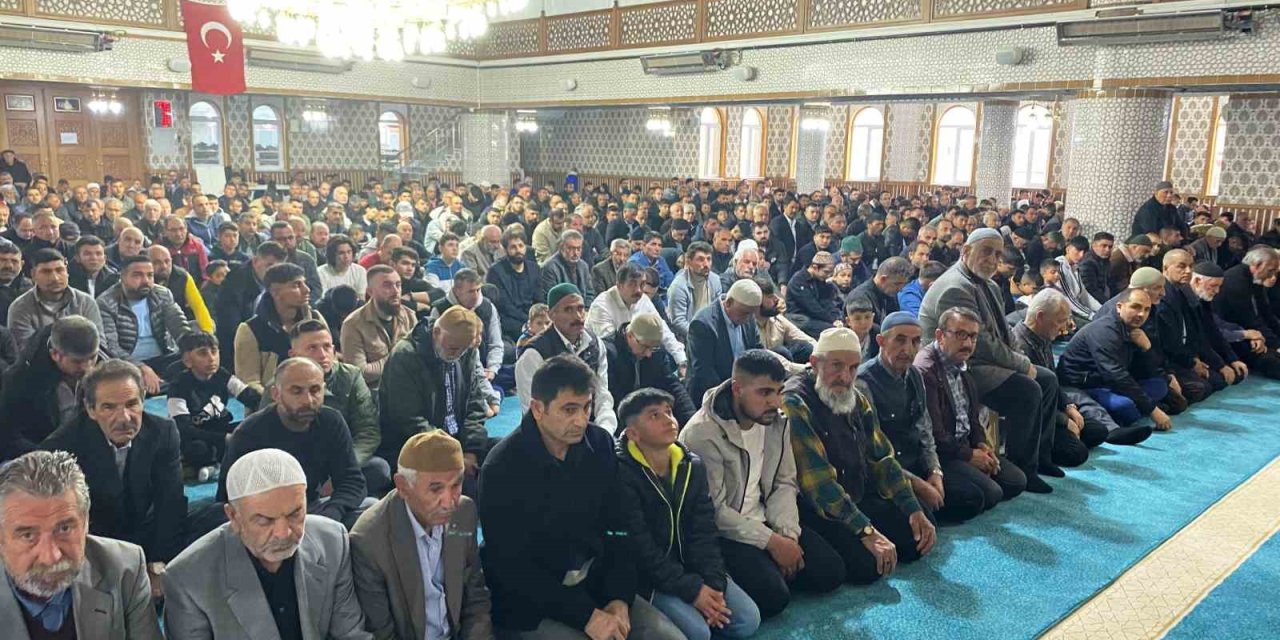 Kulu’da Bayram Namazı Kılındı