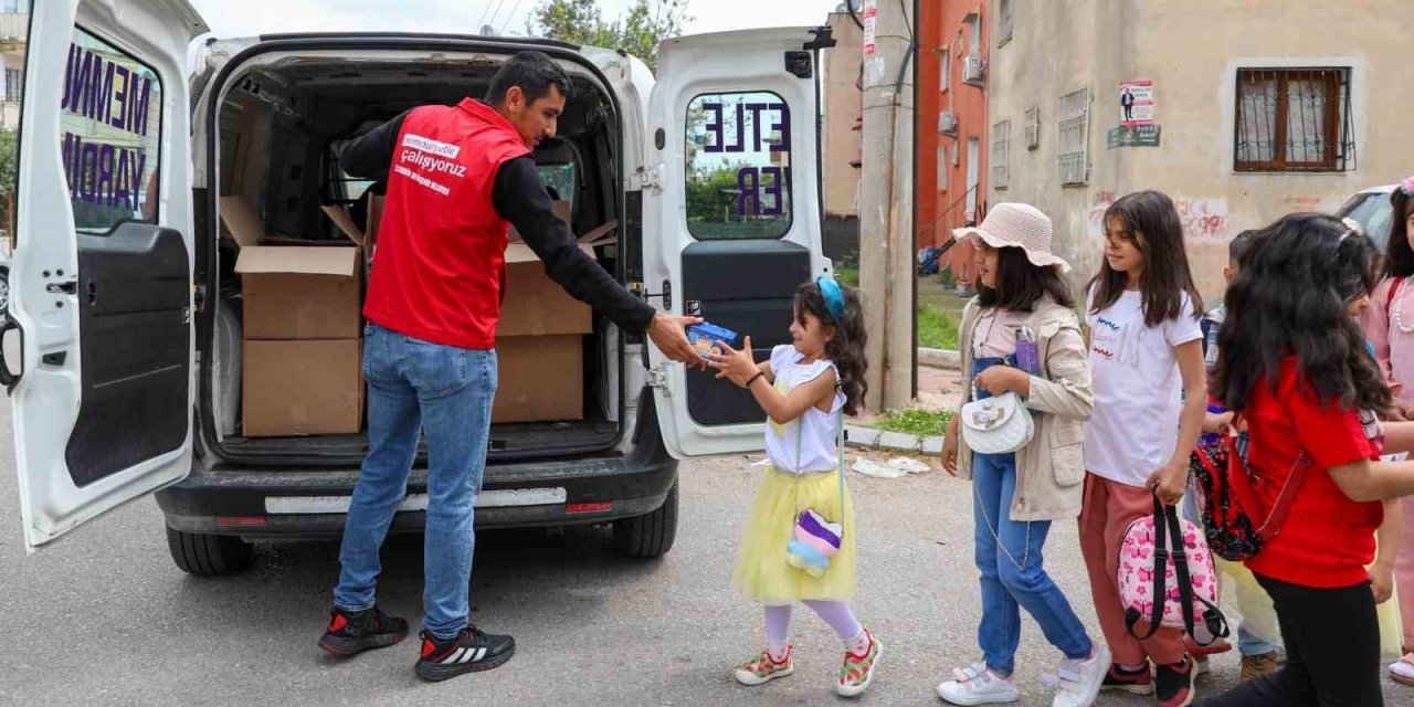 Mersin Büyükşehir Belediyesinden Çocuklara Bayram Hediyesi