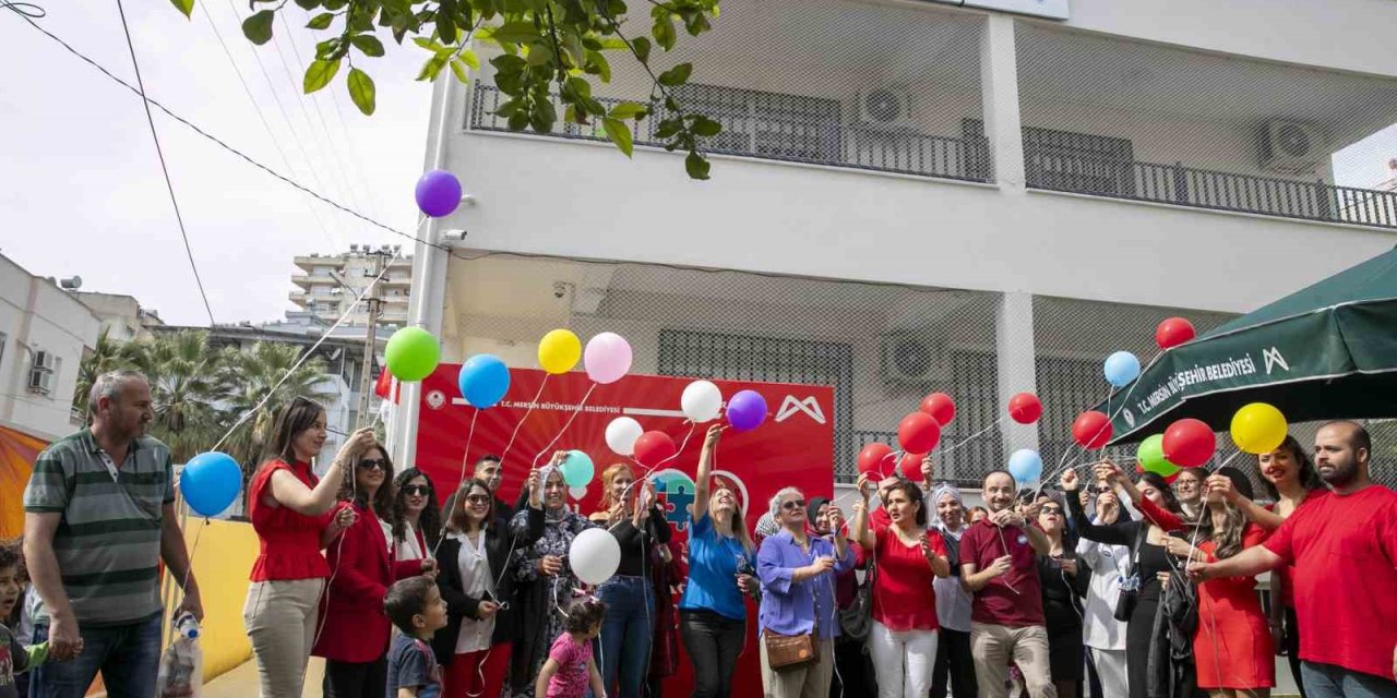 Mersin’de ’otizm Farkındalık Günü’ Etkinliği Düzenlendi