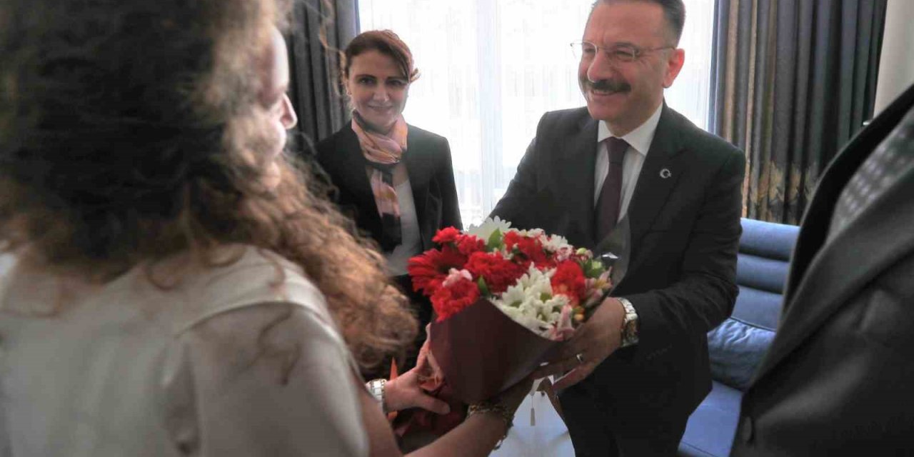 Vali Hüseyin Aksoy Şehit Ve Gazi Ailelerini Ziyaret Etti