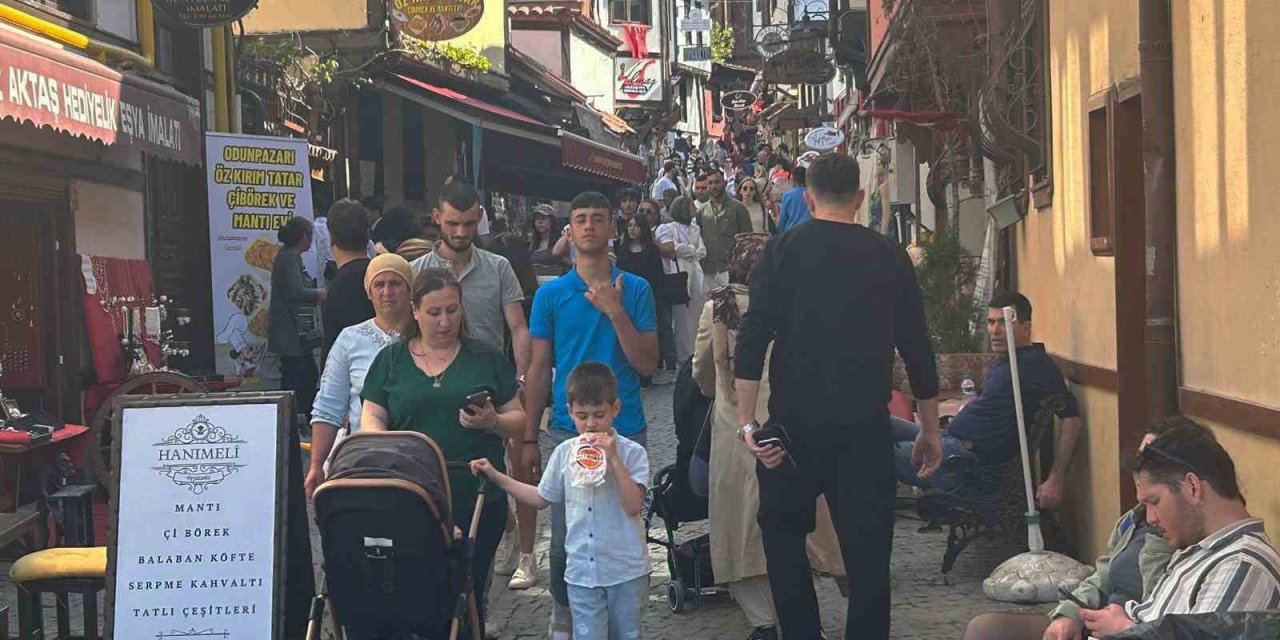 Tarihi Odunpazarı Evleri Bayramda Ziyaretçi Akınına Uğradı