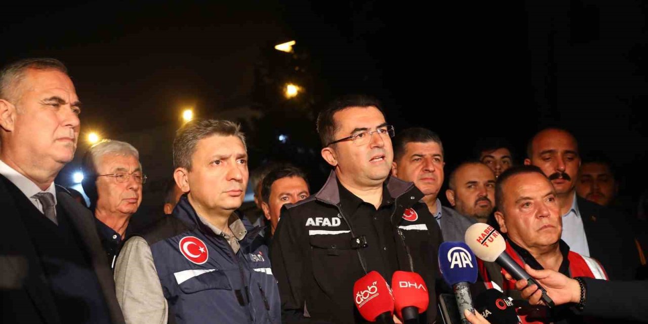 Afad Başkanı Memiş: "teleferik Kazasında Kurtarılanların Sayısı 74 Oldu, Çalışmalar Devam Ediyor"