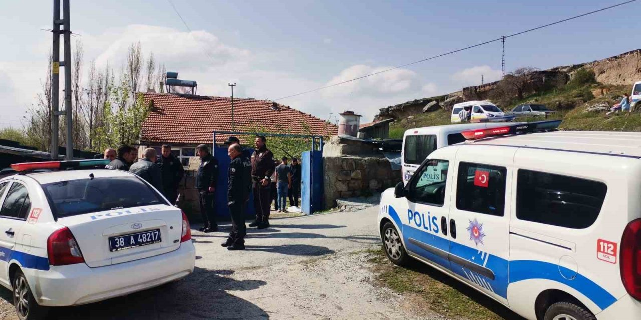 Kayseri’de 2 Genç Evde Ölü Bulundu