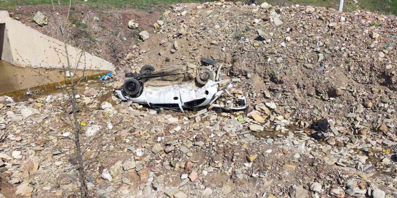 Alanya’da Kontrolden Çıkan Otomobil Dereye Uçtu; 1 Ölü