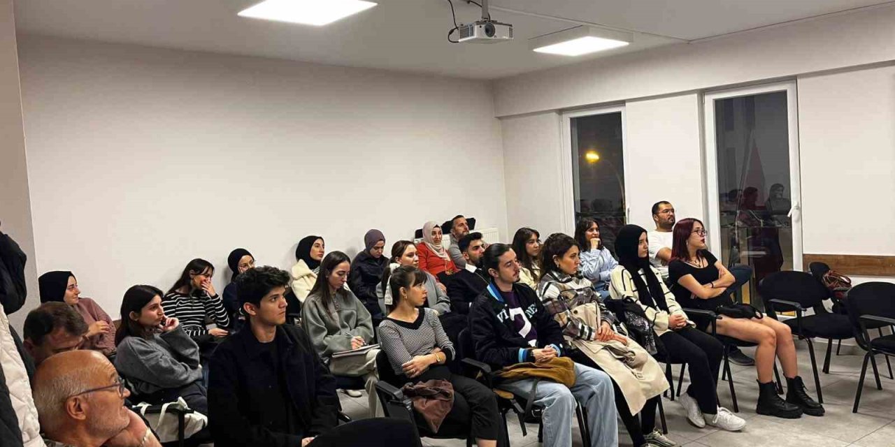 Ceren Özdemir Adalar Gençlik Merkezi ’hollandaca Atölyesi’ Düzenleyecek