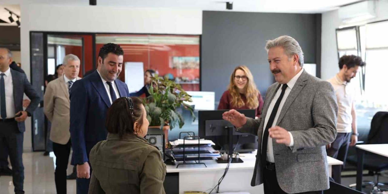 Başkan Palancıoğlu, Personeli İle Bayramlaştı