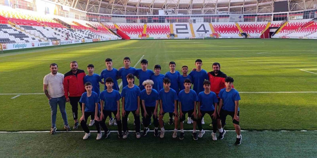 Talas 75. Yıl Mühibe Germirli Ortaokulu Türkiye Yarı Finallerine Başlıyor