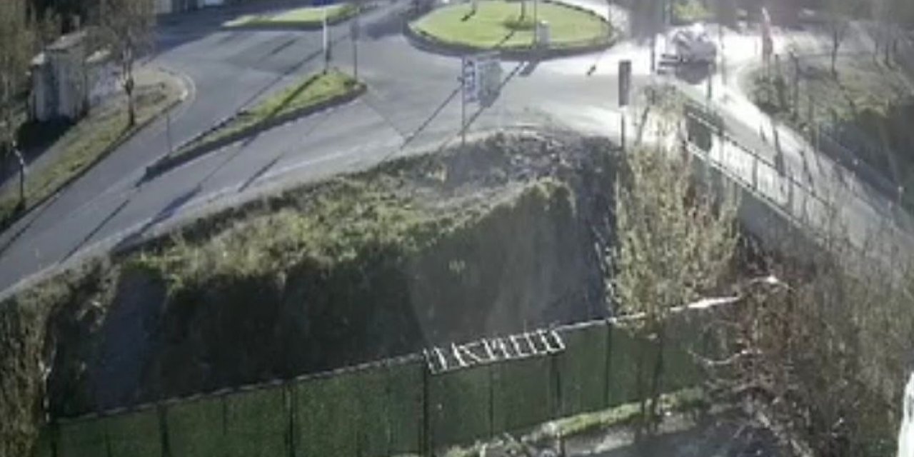 Dikkatsizlik Kazaya Neden Oldu; Çarptığı Minibüsü Devirdi