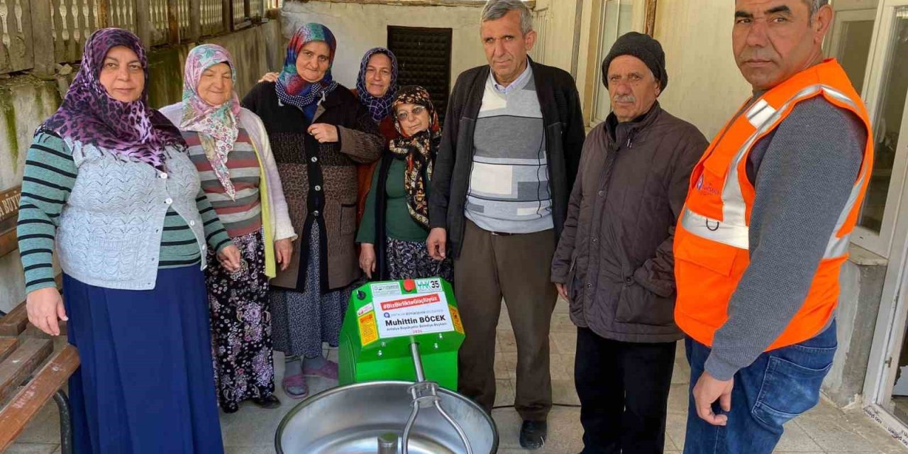 Büyükşehirden Kadınlara Hamur Karma, Ceviz Ve Salça Makinesi