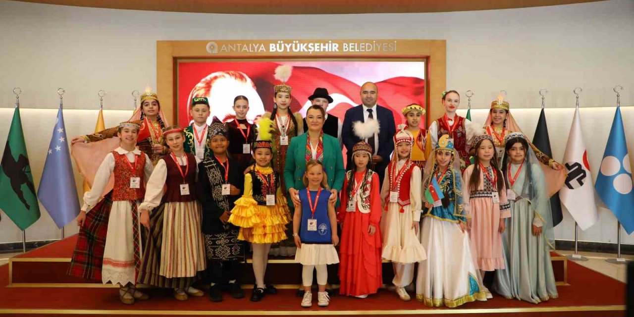 Dünya Çocukları Antalya Büyükşehir Belediyesi’nde