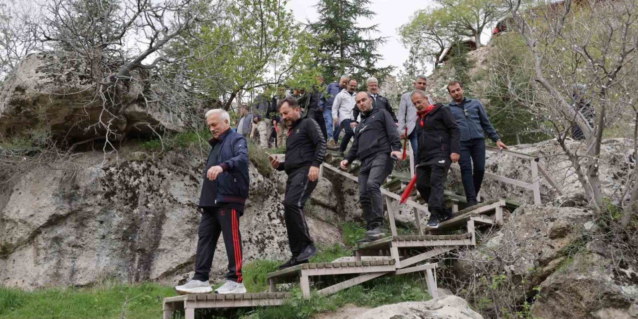 Ihlara Vadisi’nde Turizm Haftası Yürüyüşü