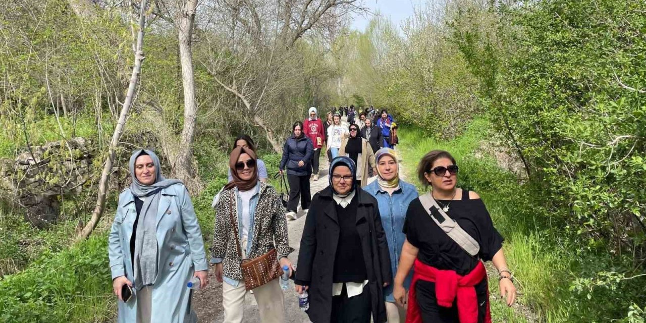 Böhürler; Sivil Toplum Temsilcileriyle Koramaz’ı Gezdi