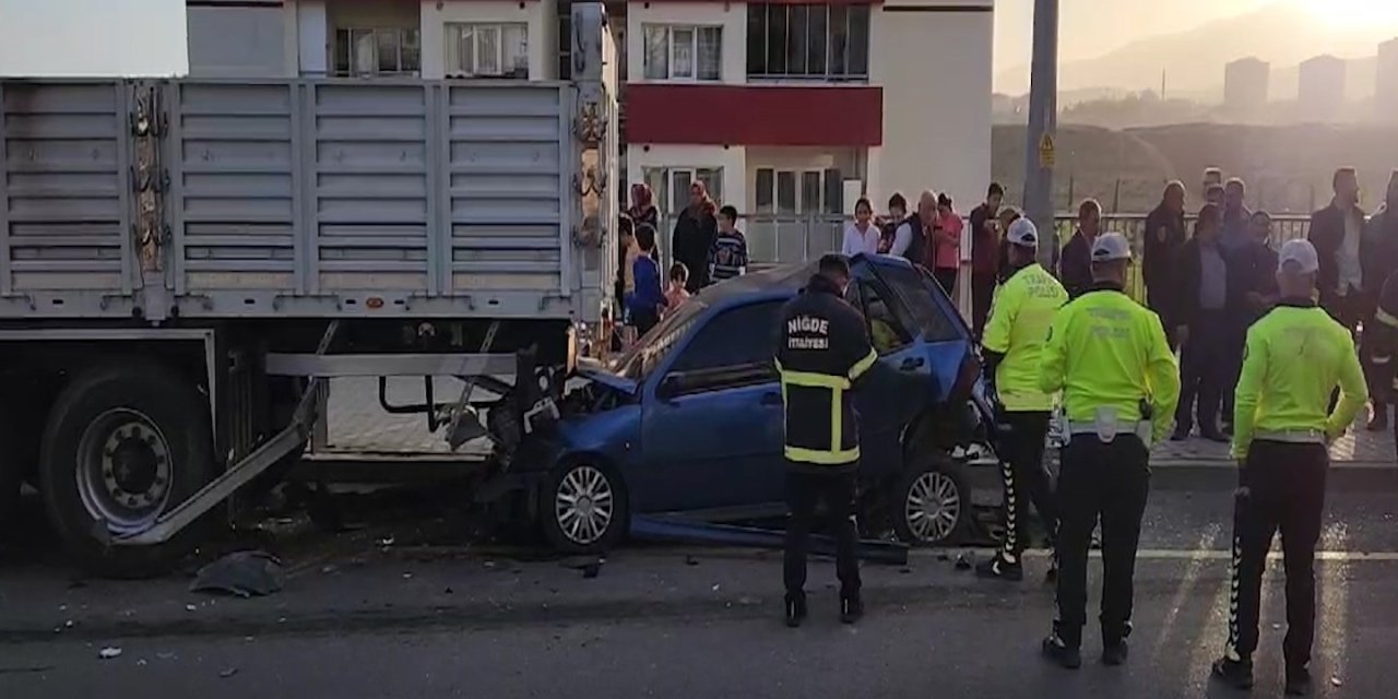 Niğde’de 3 Aracın Karıştığı Kaza Ucuz Atlatıldı