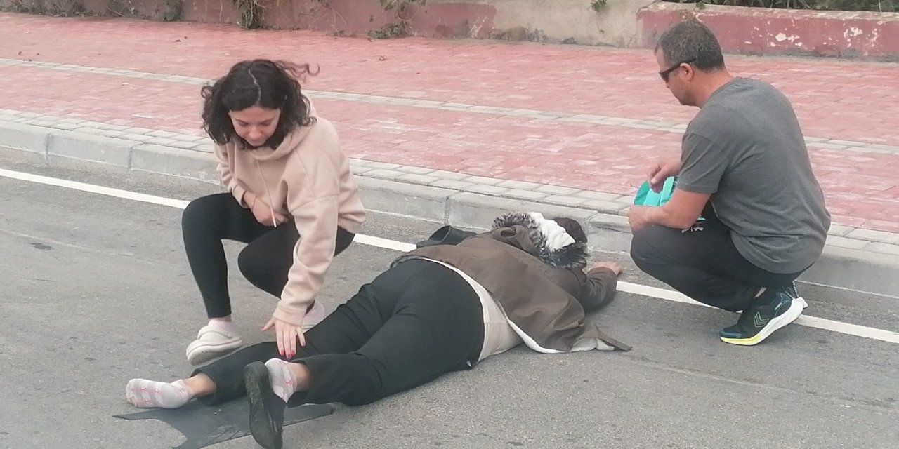 Fırtına Kazaya Sebep Oldu, Sürücüye İlk Müdahaleyi Kadın Fizyoterapist Yaptı