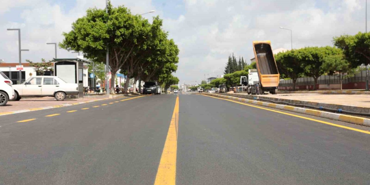 Büyükşehir’den Seyhan Caddesi’ne Sıcak Asfalt
