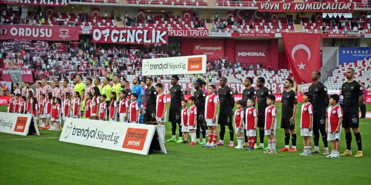 Trendyol Süper Lig: Antalyaspor: 0 - Hatayspor: 1 (ilk Yarı)