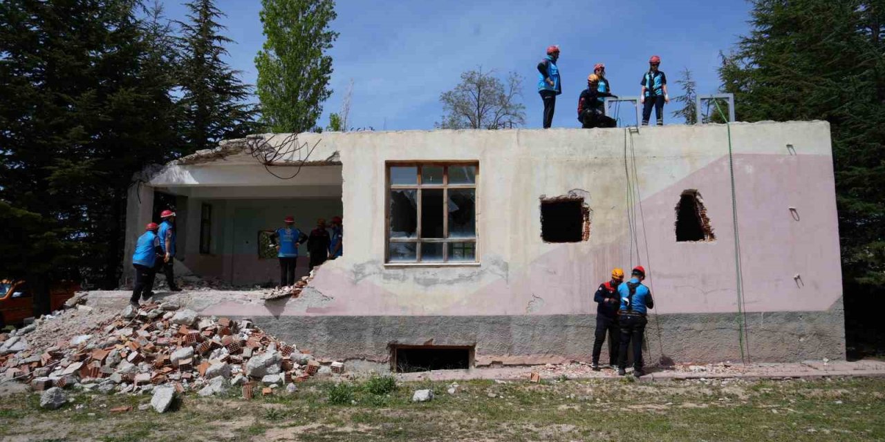 Niğde’de Umke Ekiplerine Arama Kurtarma Eğitimi Verildi