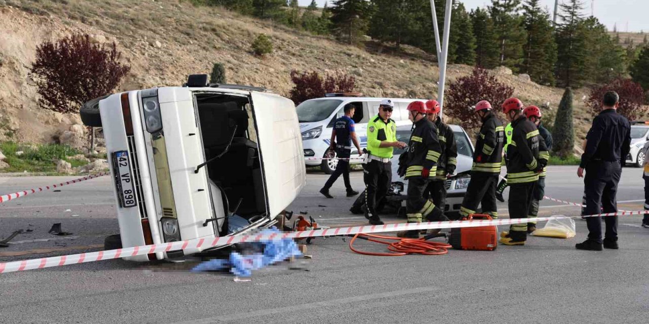 Kullandığı Minibüsün Altında Kalan Sürücü Hayatını Kaybetti