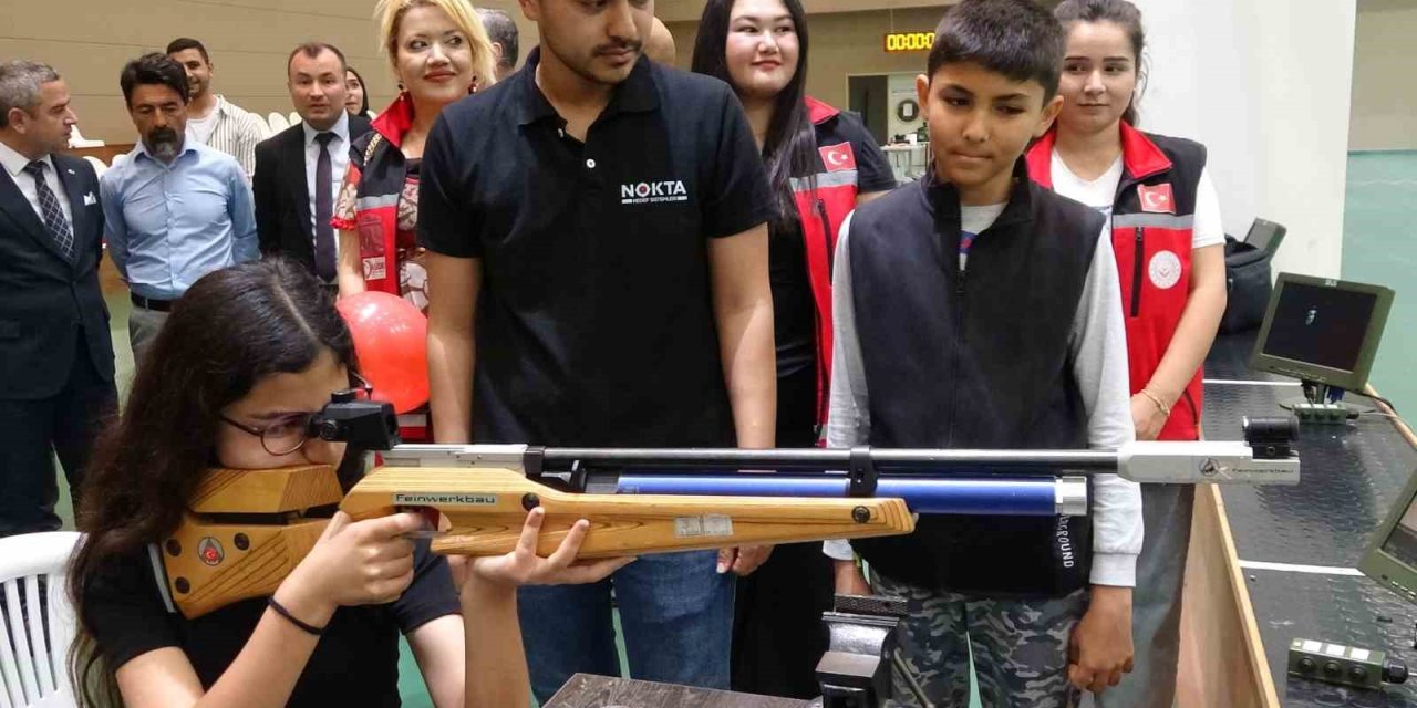 Çocuklar İlk Defa Havalı Tüfekle Atış Yaptı, Körling Oynadı