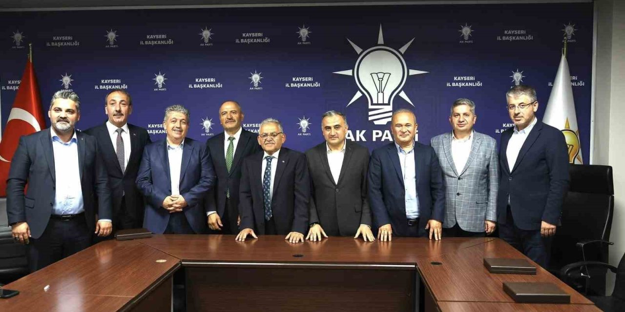Başkan Büyükkılıç, Ak Parti Kayseri İl Başkanlığı Yönetim Kurulu Toplantısı’na Katıldı
