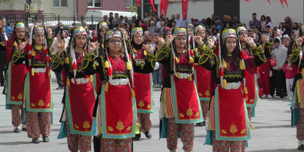 Kayseri’de Çocuklar 23 Nisan’ı Coşkuyla Kutladı