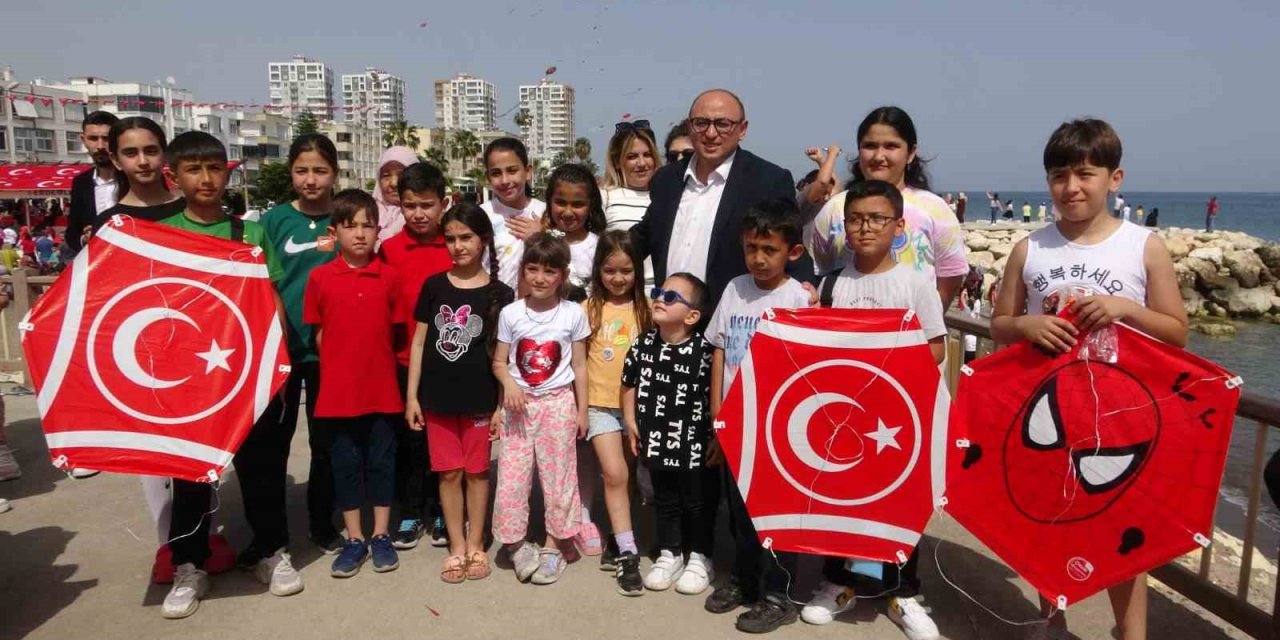 Erdemli’de Geleneksel Uçurtma Şenliği