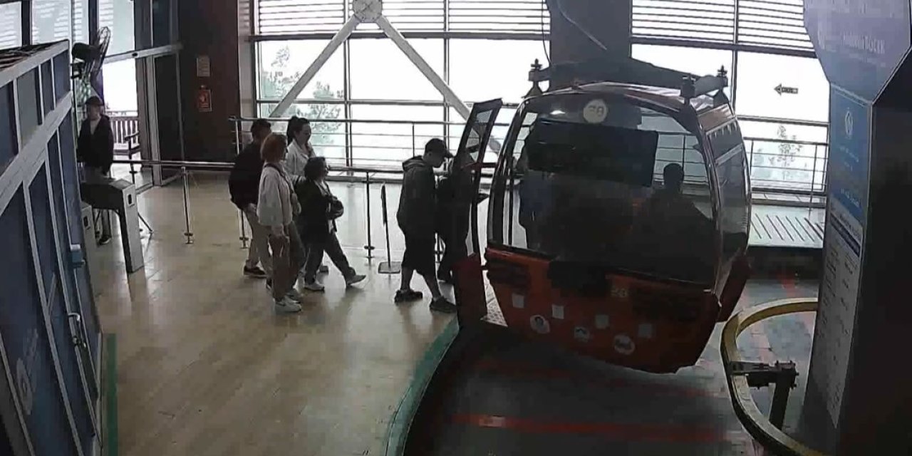 Teleferik Kazasında Hayatını Kaybeden Memiş Gümüş Ve Ailesinin Kabine Biniş Anları Görüntüleri Ortaya Çıktı