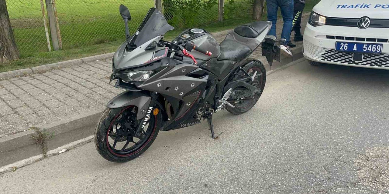 Motosikleti İle Virajı Alamayıp 100 Metre Yalpaladıktan Sonra Kaza Yapan Sürücü Ağır Yaralandı