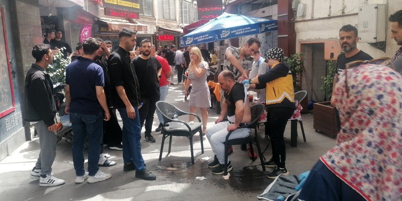 Kebapçı İle Çaycının Döner Çatallı Tabela Kavgası