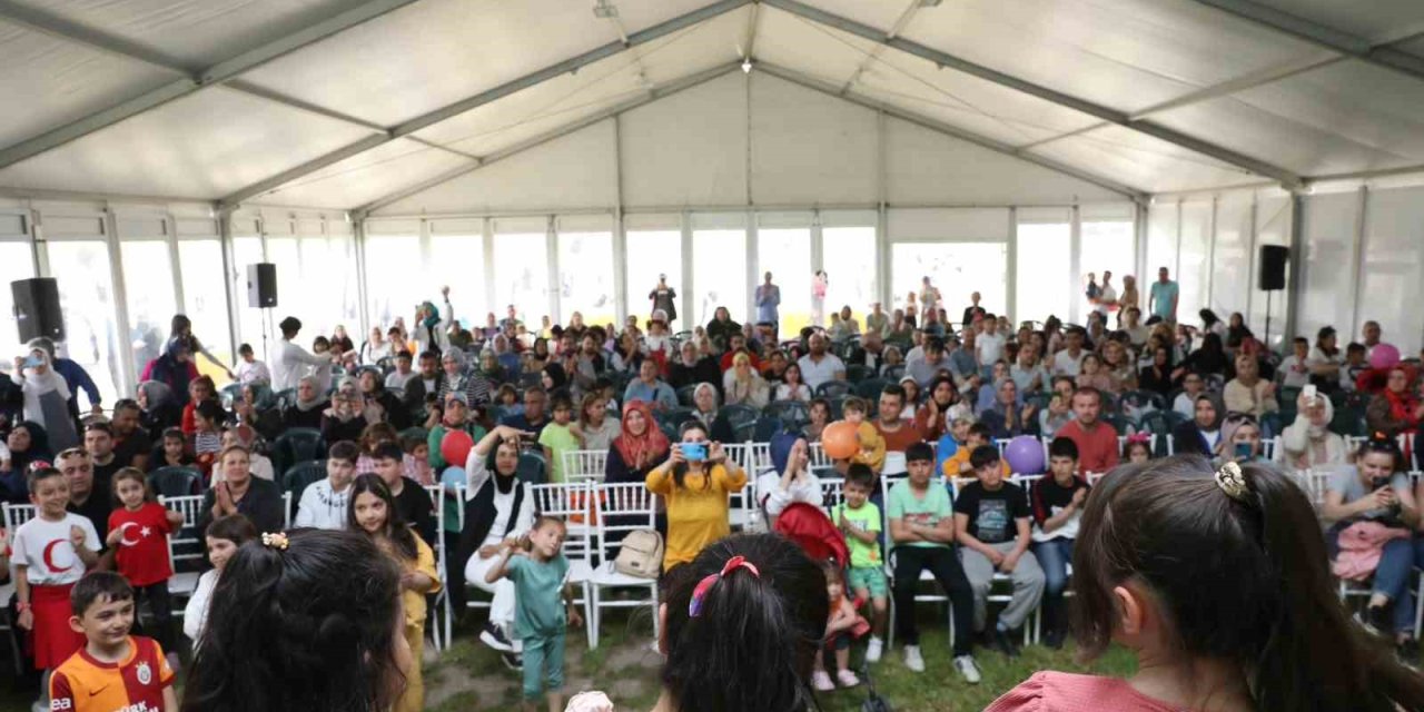 Büyükşehir’in Çocuk Kitap Fuarı Ve Şenliği’nde Çocuklar Hem Eğleniyor Hem Öğreniyor