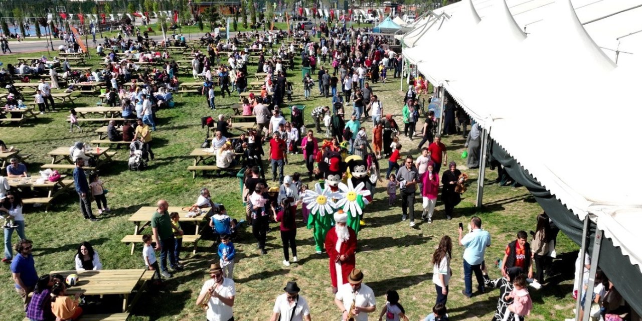 Büyükşehir’in Çocuk Kitap Fuarı Ve Şenliği, Hafta Sonu Minikleri Bekliyor