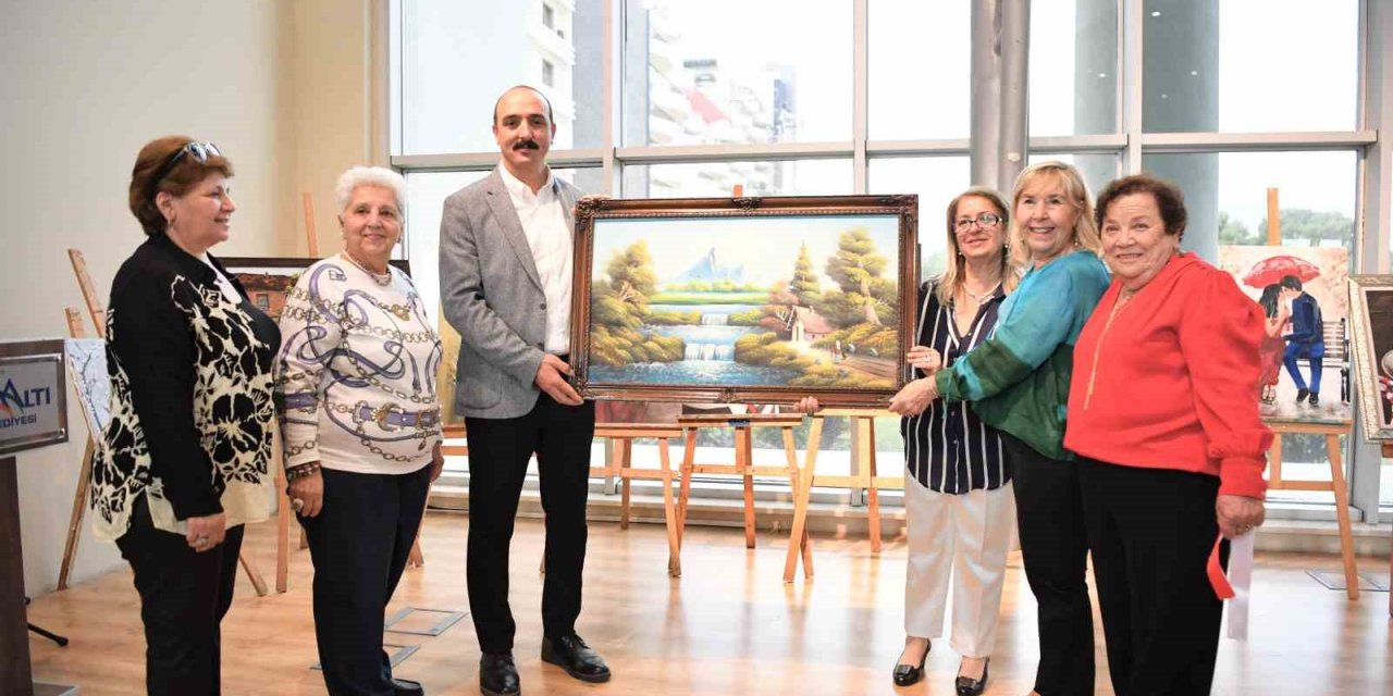 Konyaaltı’nda Gönüllülerden Resim Sergisi
