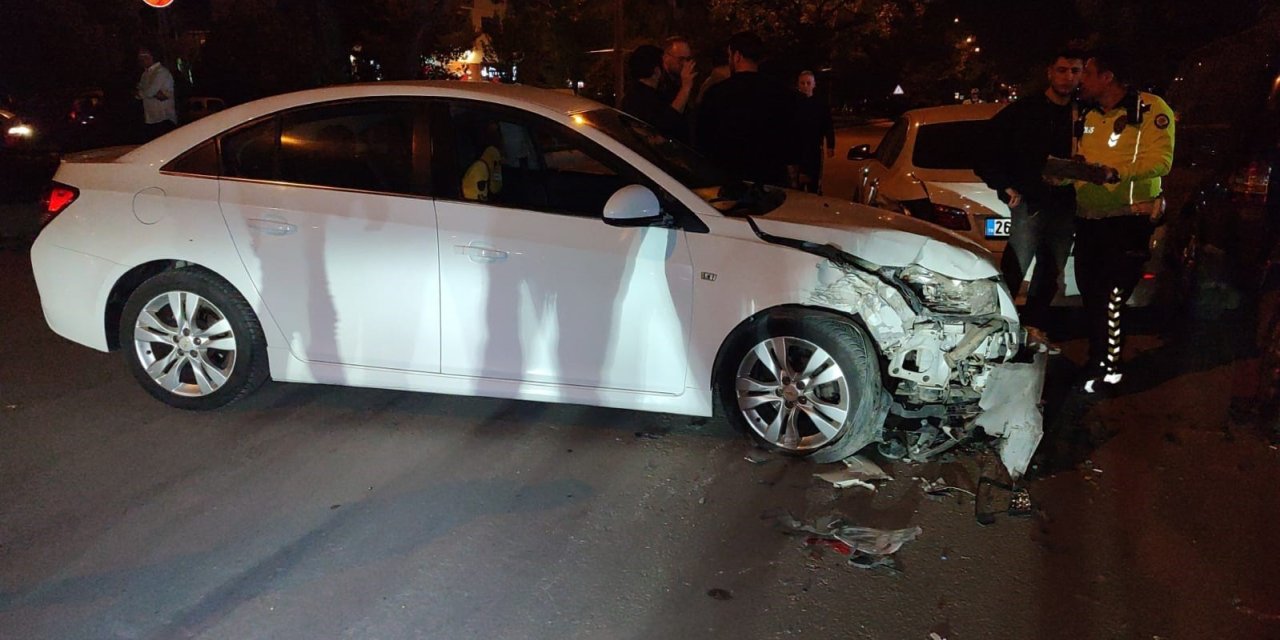 Alkollü Sürücü Makas Atarken Kaza Yaptı