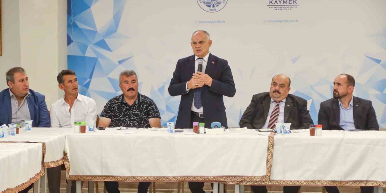 Başkan Öztürk, Mahalle Muhtarlarıyla İstişare Toplantısı Gerçekleştirdi