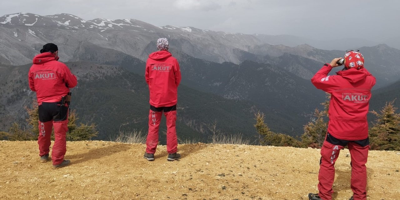 Mersin’de Kaybolan Emekli Öğretim Üyesini Arama Çalışması 4’üncü Gününde