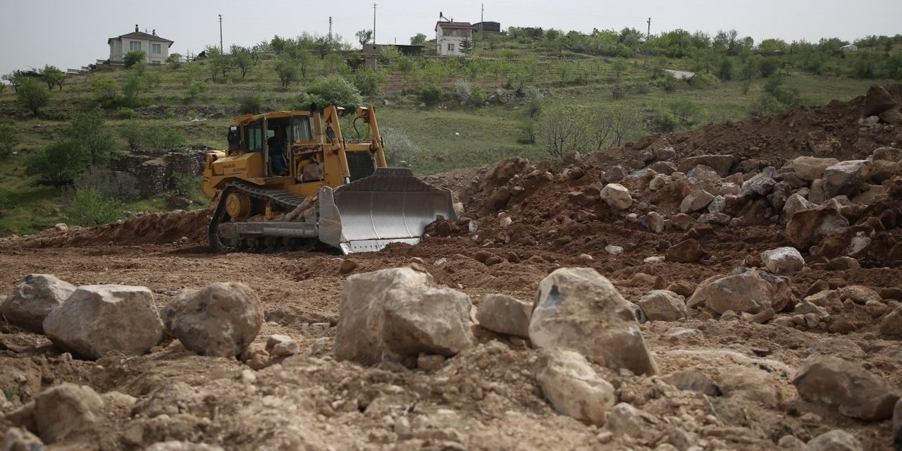 Melikgazi’de Yol Yenileme Çalışmaları İle Ulaşım Ağı Genişliyor
