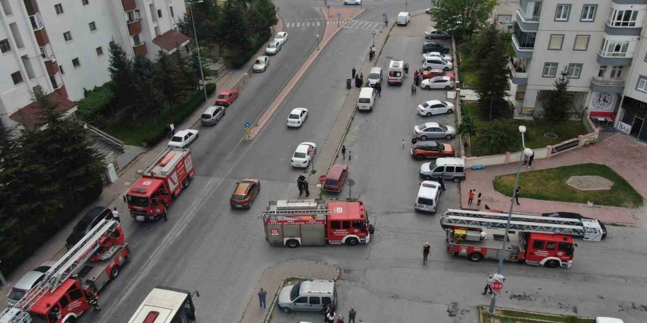 Balkonda Çıkan Yangın Korkuttu