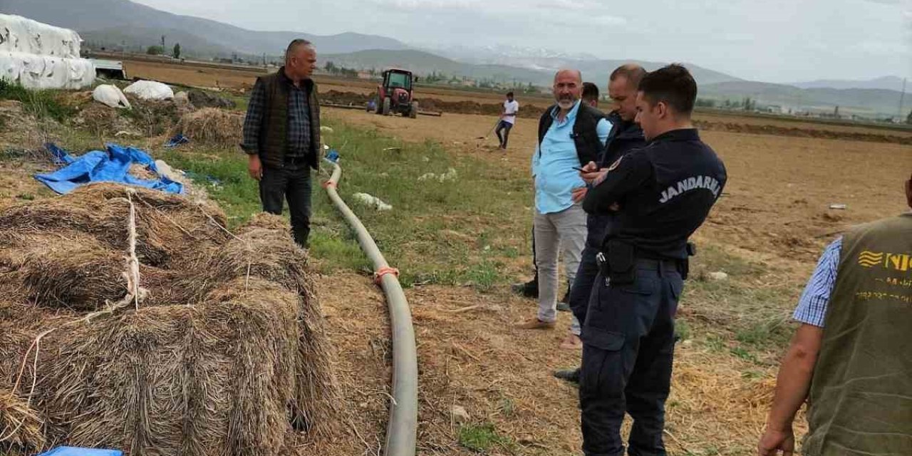 Niğde’de Silaj Paketleri Kimliği Belirsiz Kişi Veya Kişilerce Kesildi