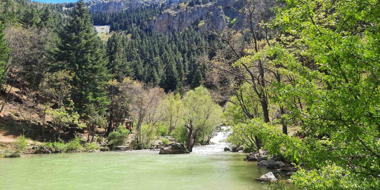Aygırdibi Şelalesi Ziyaretçilerini Ağırlamaya Başladı