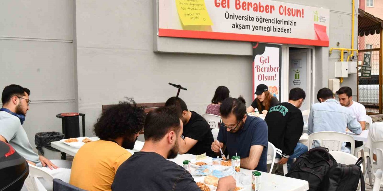 Üniversiteli Öğrencilerden Başkan Ataç’a Teşekkür