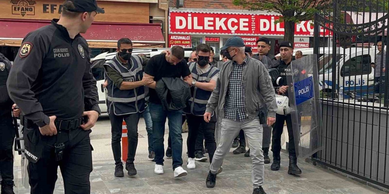 Kelime-i Tevhid Yazılı Bayrakla Yürüyen Şahsa Müdahale Eden Şüphelinin İfadesi Ortaya Çıktı